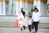 Jokowi ajak cucunya Jan Ethes salat duha di Masjid Raya Sheikh Zayed