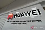 AS larang peralatan telekomunikasi baru dari perusahaan China Huawei & ZTE