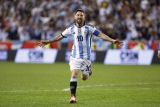 Juara dunia tinju asal Meksiko Canelo Alvarez minta maaf usai ancam Lionel Messi