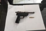 Ditegur tidak ngobrol saat rapat, pria di Bima ini todongkan pistol rakitan