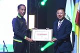 Jokowi menerima penghargaan tertinggi dari Federasi Wushu Internasional