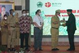 Pemkot Tegal raih juara 3 pemenang buku laporan PDSD Terbaik