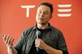 Elon Musk digugat pemegang saham atas keamanan autopilot