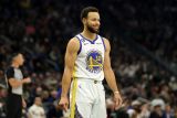 Steph Curry absen dua pekan lagi bela Warriors