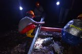 PLN NTT pulihkan kerusakan listrik akibat cuaca ekstrem di Pulau Sumba