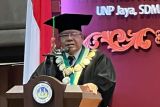 Prof. Sufyarma Marsidin dilantik jadi Rektor UNES Padang