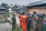 Tim terpadu gerak cepat evakuasi rumah roboh di Sengkang Wajo