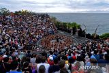 WISATA TARI KECAK ULUWATU