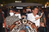Jokowi menikmati Sabtu malam berkeliling Malioboro naik andong