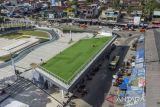 Foto udara Alun-alun Singaparna di Kecamatan Singaparna, Kabupaten Tasikmalaya, Jawa Barat, Kamis (12/1/2023). Pemerintah Provinsi Jawa Barat merevitalisasi Alun-alun Singaparna senilai Rp10 miliar. ANTARA FOTO/Adeng Bustomi/agr