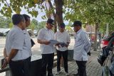 Pemerintah membuat tanggul 