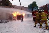 Kerugian akibat kebakaran toko agen tabung gas elpiji Rp1 miliar