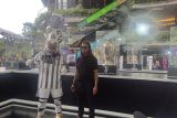 Eks pemain Juventus Edgar Davids temui fans sepak bola Indonesia di Jakarta