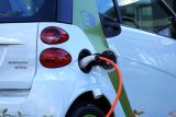 Penggunaan panel surya mobil listrik bantu kurangi emisi karbon