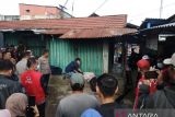 Polisi evakuasi mayat pria asal Jambi di Terminal Aur Kuning Bukittinggi