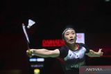 Pebulu tangkis tunggal putri Korea Selatan An Se Young mengembalikan kok ke arah lawannya pebulu tangkis tunggal putri Spanyol Carolina Marin pada final turnamen Daihatsu Indonesia Masters 2023 di Istora Gelora Bung Karno, Jakarta, Minggu (29/1/2023). An Se Young menjadi juara tunggal putri Daihatsu Indonesia Masters 2023 usai mengalahkan pebulu tangkis tunggal putri Spanyol Carolina Marin dengan skor 18-21, 21-18, dan 21-13. ANTARA FOTO/Indrianto Eko Suwarso/wsj.