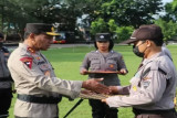 Kapolda NTT beri penghargaan bagi dua satpam gagalkan pencurian