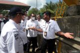 Menteri Perhubungan Budi Karya Sumadi  (tengah) meninjau pelabuhan Ulee Lheu dan kapal roro BRR  di Banda Aceh, Aceh, Jumat (3/2/2023). Antara Aceh/Irwansyah Putra