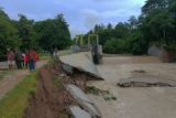 Bendungan Oesao jebol seiring hujan lebat di Kabupaten Kupang