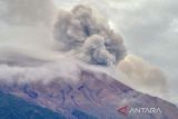 Kerinci kembali erupsi arah abu condong ke timur dan tenggara