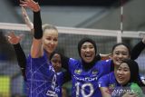 Pebola voli putri Jakarta Pertamina Fastron melakukan selebrasi usai mengalahkan tim Bandung BJB Tandamata dalam pertandingan PLN Mobile Proliga 2023 Putaran Kedua Pekan Kedua di GOR Ken Arok, Malang, Jawa Timur, Jumat (10/2/2023). Jakarta Pertamina Fastron mengalahkan Bandung BJB Tandamata dengan skor 3-1 (25-20, 25-23, 29-31, 25-23). ANTARA Jatim/Ari Bowo Sucipto/zk