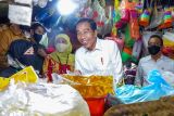 Jokowi tinjau stok dan harga pangan di Pasar Wonokromo