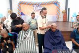 Wali Kota Padang gunduli rambut dukung anak penderita kanker