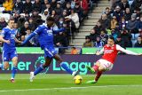 Dua gol menit akhir bantu Arsenal taklukkan Leicester City 4-2