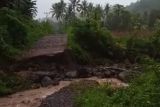 Akses antarkecamatan di Pulau Adonara terputus akibat banjir