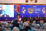 Wakil Menteri Hukum dan HAM Edward Omar Sharif Hiariej menyampaikan paparan saat sosialisasi Kitab Undang-Undang Hukum Pidana (KUHP) dalam kegiatan Kumham Goes To Campus di Universitas Syiah Kuala (USK) Banda Aceh, Aceh, Selasa (28/2/2023). Antara Aceh/Khalis Surry