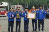 Wali Kota Makassar meraih penghargaan di HUT ke-104 Pemadam Kebakaran
