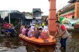 Kudus dilanda banjir, jumlah pengungsi bertambah