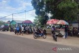 Bupati Bartim izinkan PKL berjualan di depan Taman Nansarunai