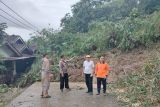 Akses jalan di Ogan Komering Ulu lumpuh total  akibat longsor