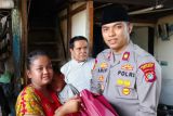 Polisi berikan bantuan sembako ke anak berpotensi stunting