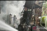 Pabrik baja di Pulogadung hangus terbakar