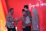 Bupati Rusma Yul Anwar terima penghargaan digital governement award 2023, penerapan pelayanan SPBE