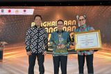 Pemkot Makasaar meraih PPKM Award 2023 dari Presiden Jokowi