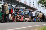 Laznas WIZ Sulsel santuni puluhan pengemudi bentor menyambut Ramadhan