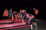 Basarnas Manado selamatkan enam nelayan yang perahunya mati mesin di perairan Tanahwangko