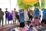 PKK OKU Timur gelar bazar gratis  barang layak pakai