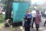 Dishub tertibkan kendaraan parkir sembarangan di Padang