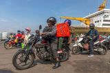Pemudik bersepeda motor tiba di Pelabuhan Tanjung Emas Semarang