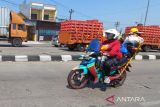 Ulifatun  rela naik motor dari Tangerang demi berlebaran di Jepara