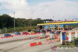 Arus mudik  di Tol Kalikangkung Semarang masih padat