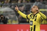 Borussia Dortmund naik ke puncak klasemen usai hajar Frankfurt 4-0