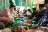 Silaturahmi Idul Fitri, makan bajamba meriahkan ziarah rumah gadang di Dharmasraya