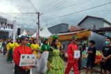 Warga Kampung Baru menggelar karnaval ramaikan Festival Lebaran Mandura