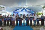 Gubernur Laiskodat serahkan bantuan Rp10,1 miliar untuk SMA/SMK di Flores Timur