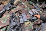Satgas Damai Cartenz amankan 13 senpi dan 710 butir amunisi dari KKB Papua